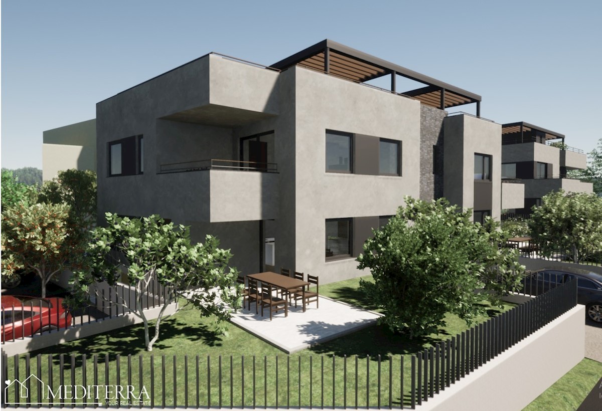 Appartamento con terrazza sul tetto e vista mare, Parenzo, Istria