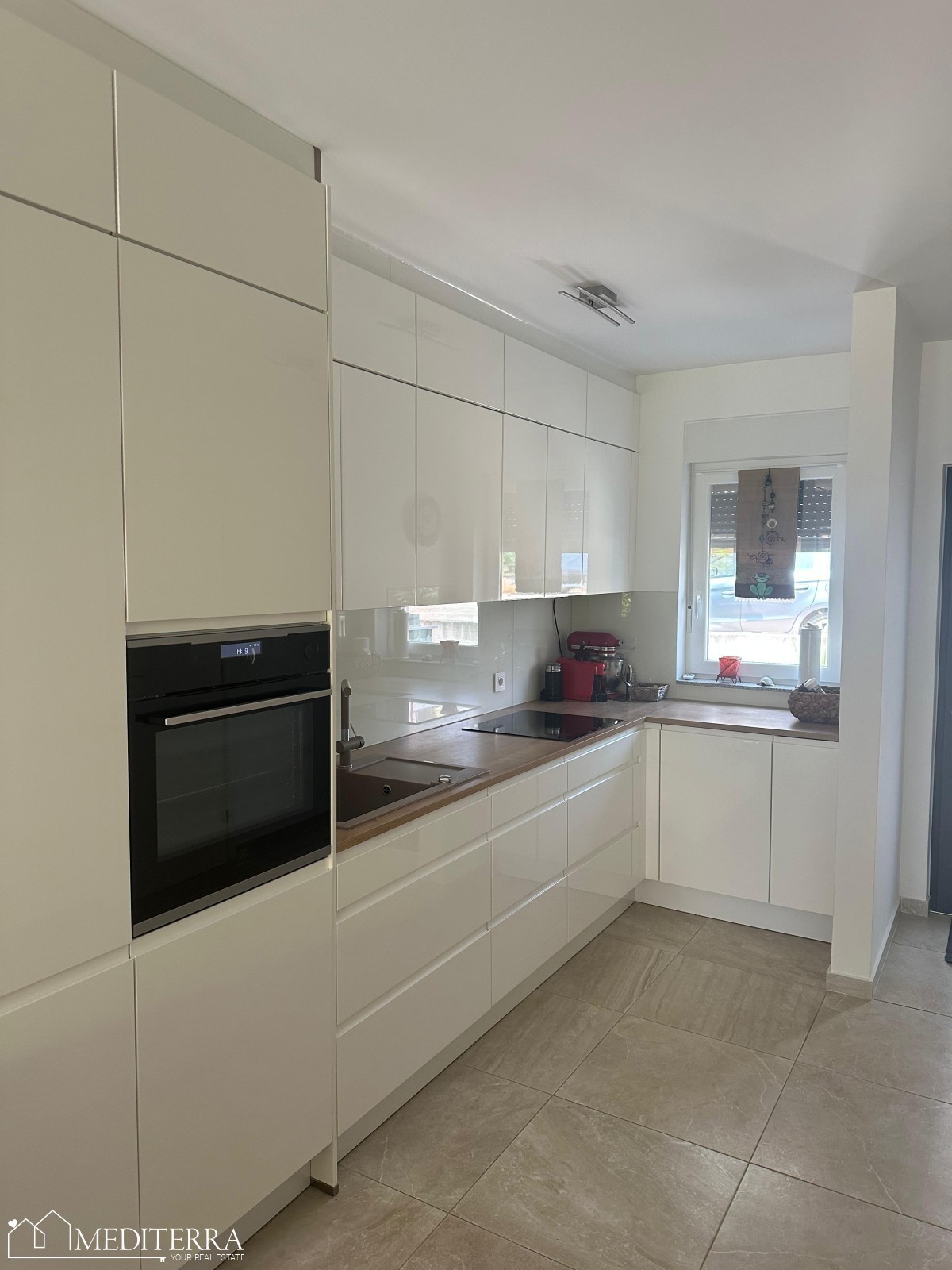 Casa in posizione privilegiata con vista mare e due camere da letto, Cittanova, Istria