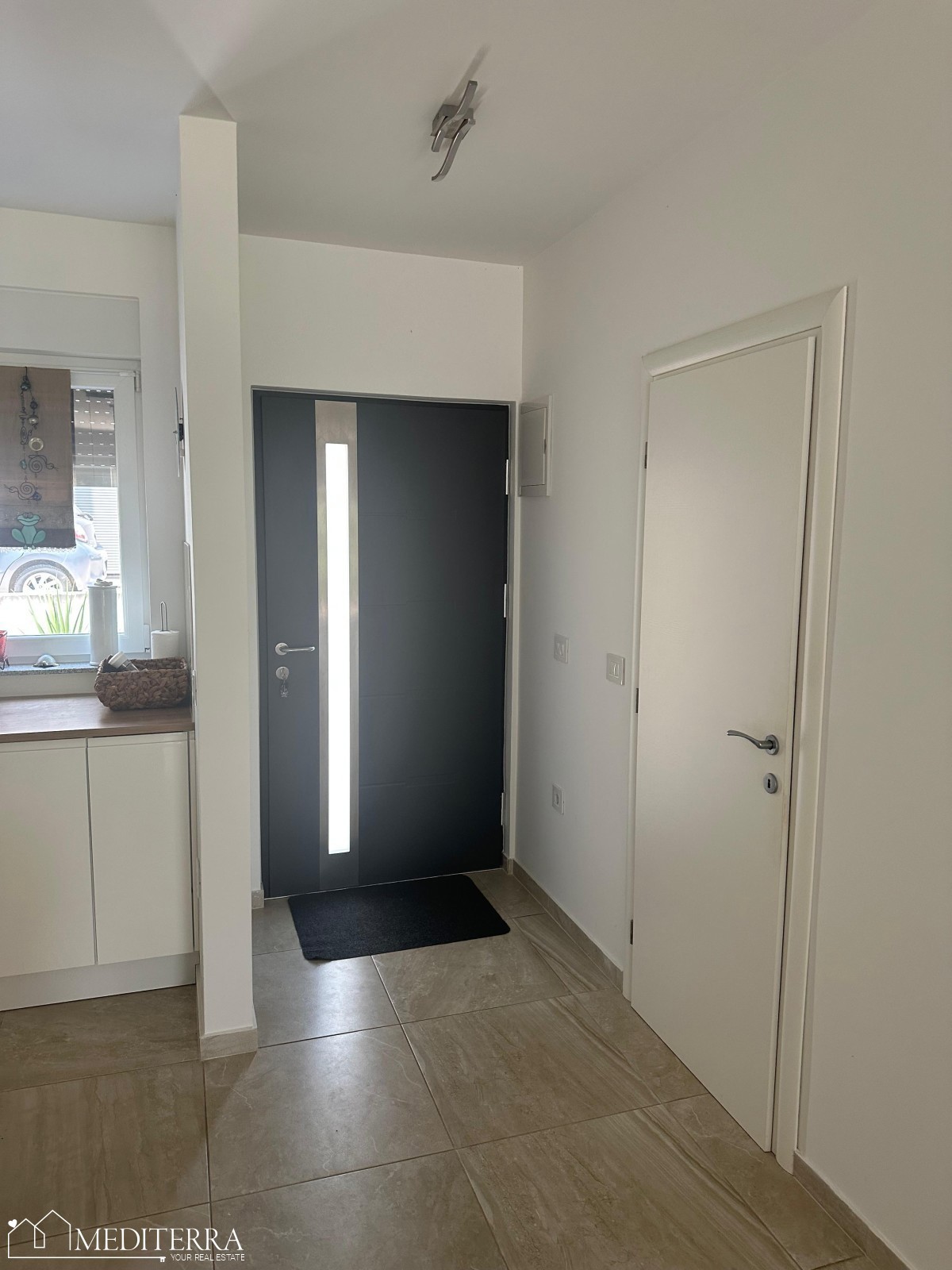 Casa in posizione privilegiata con vista mare e due camere da letto, Cittanova, Istria