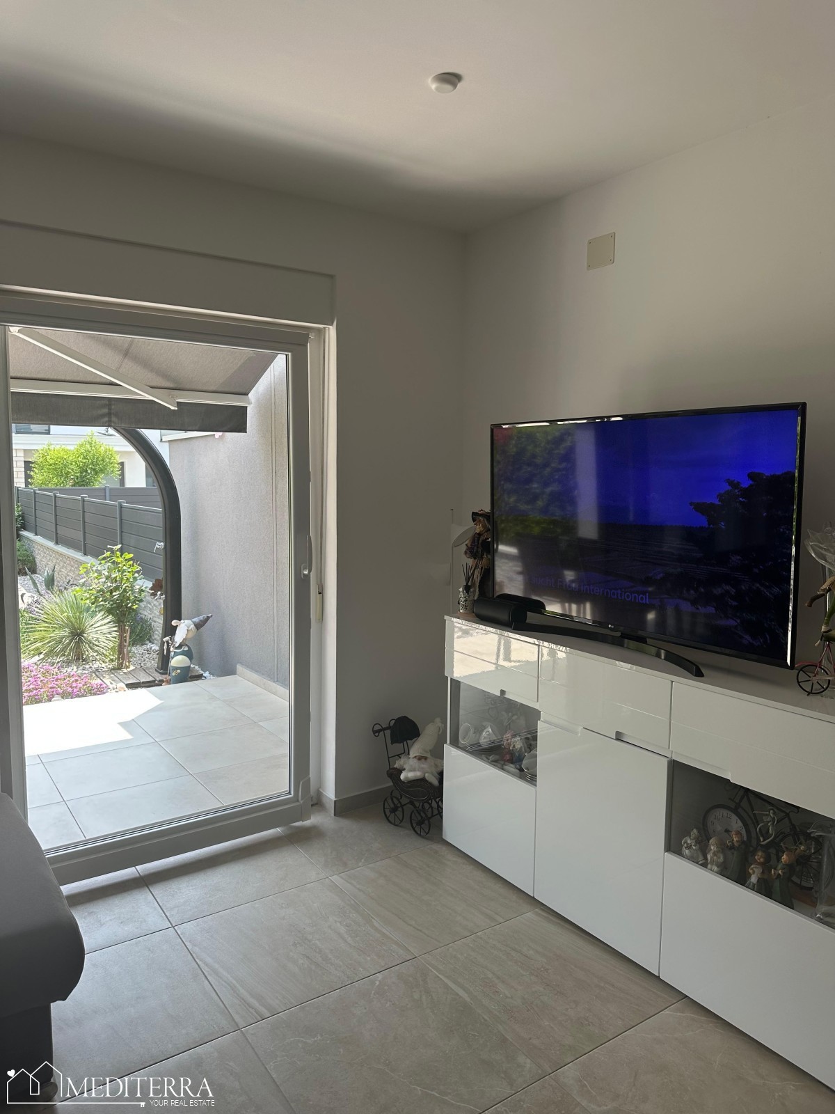 Casa in posizione privilegiata con vista mare e due camere da letto, Cittanova, Istria