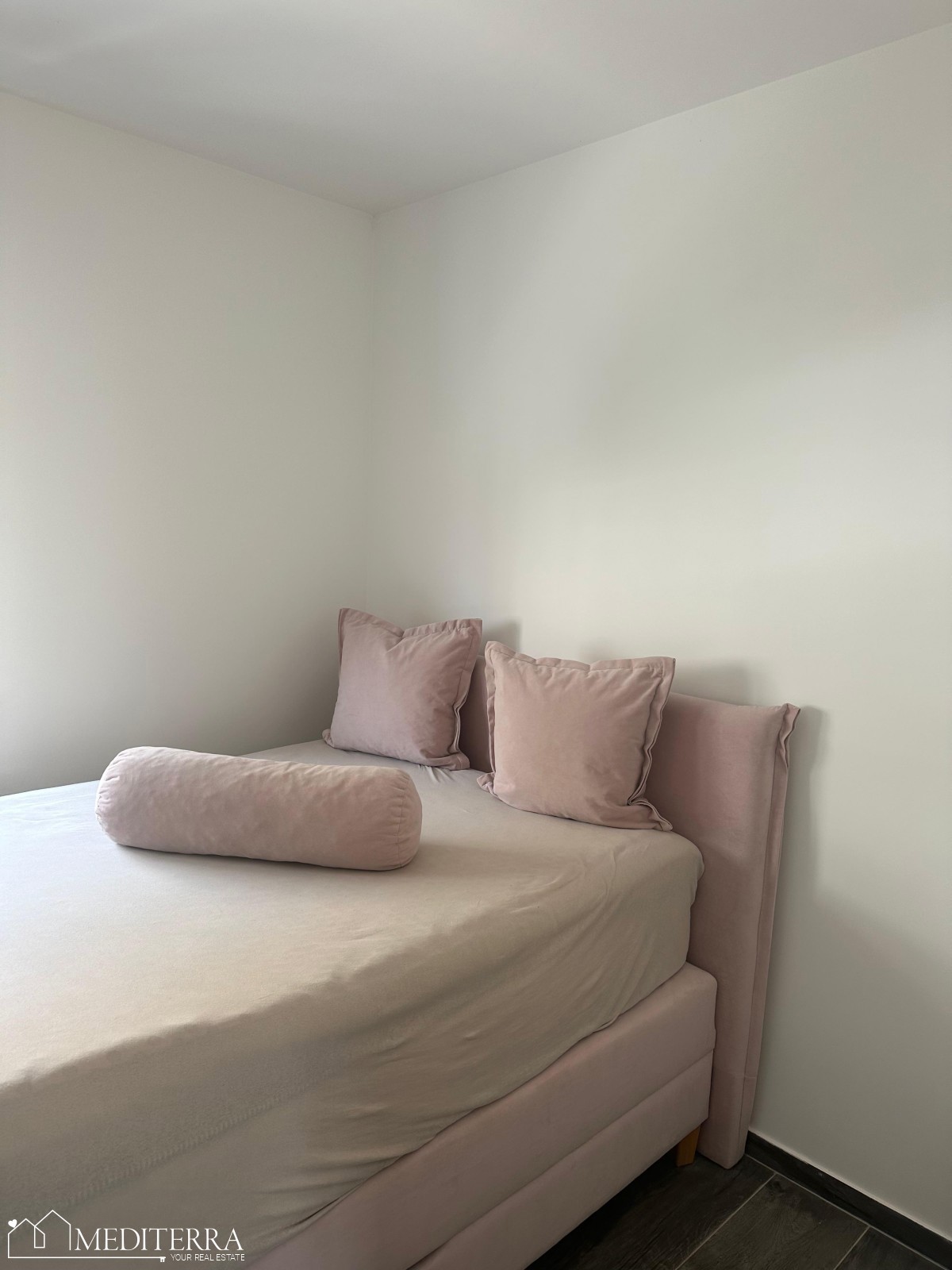 Casa in posizione privilegiata con vista mare e due camere da letto, Cittanova, Istria