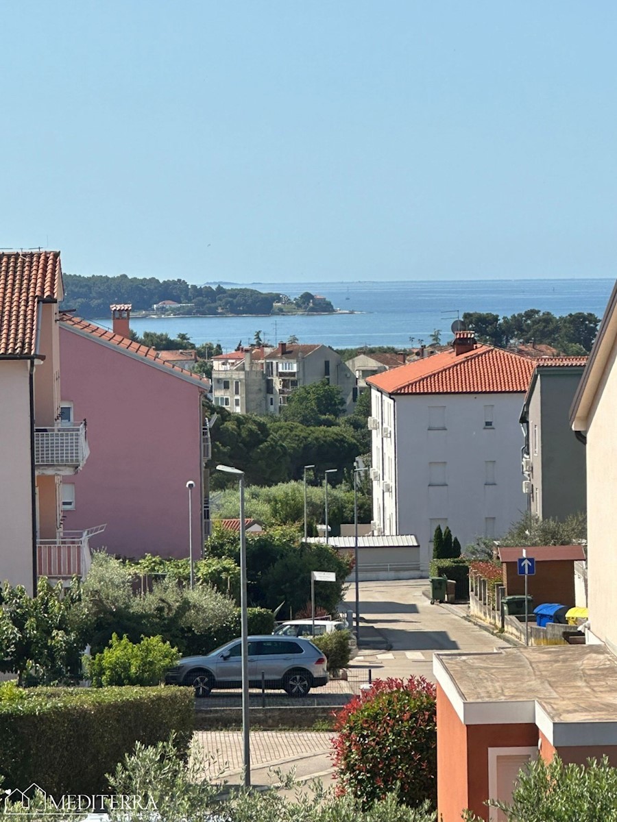 Appartamento al 2° piano con bellissima vista sul mare, Cittanova, Istria