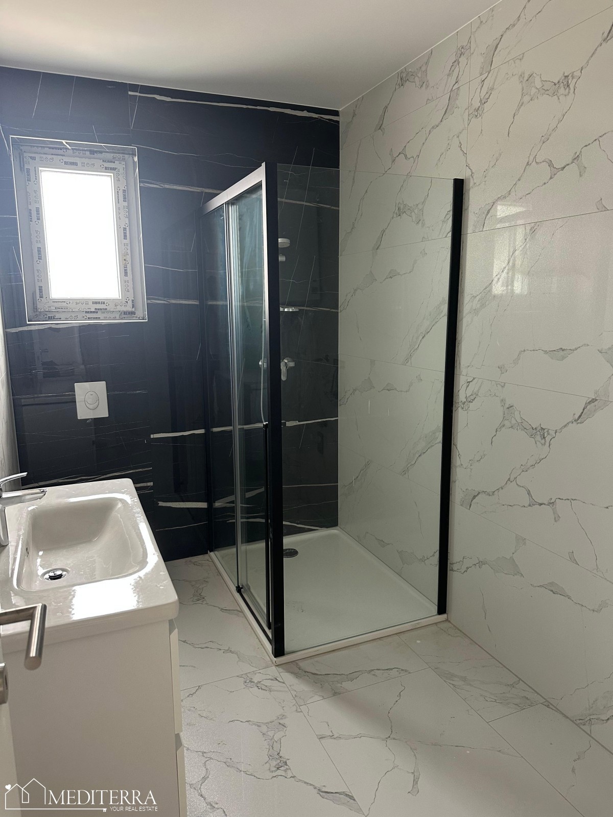 Appartamento al 2° piano con bellissima vista sul mare, Cittanova, Istria