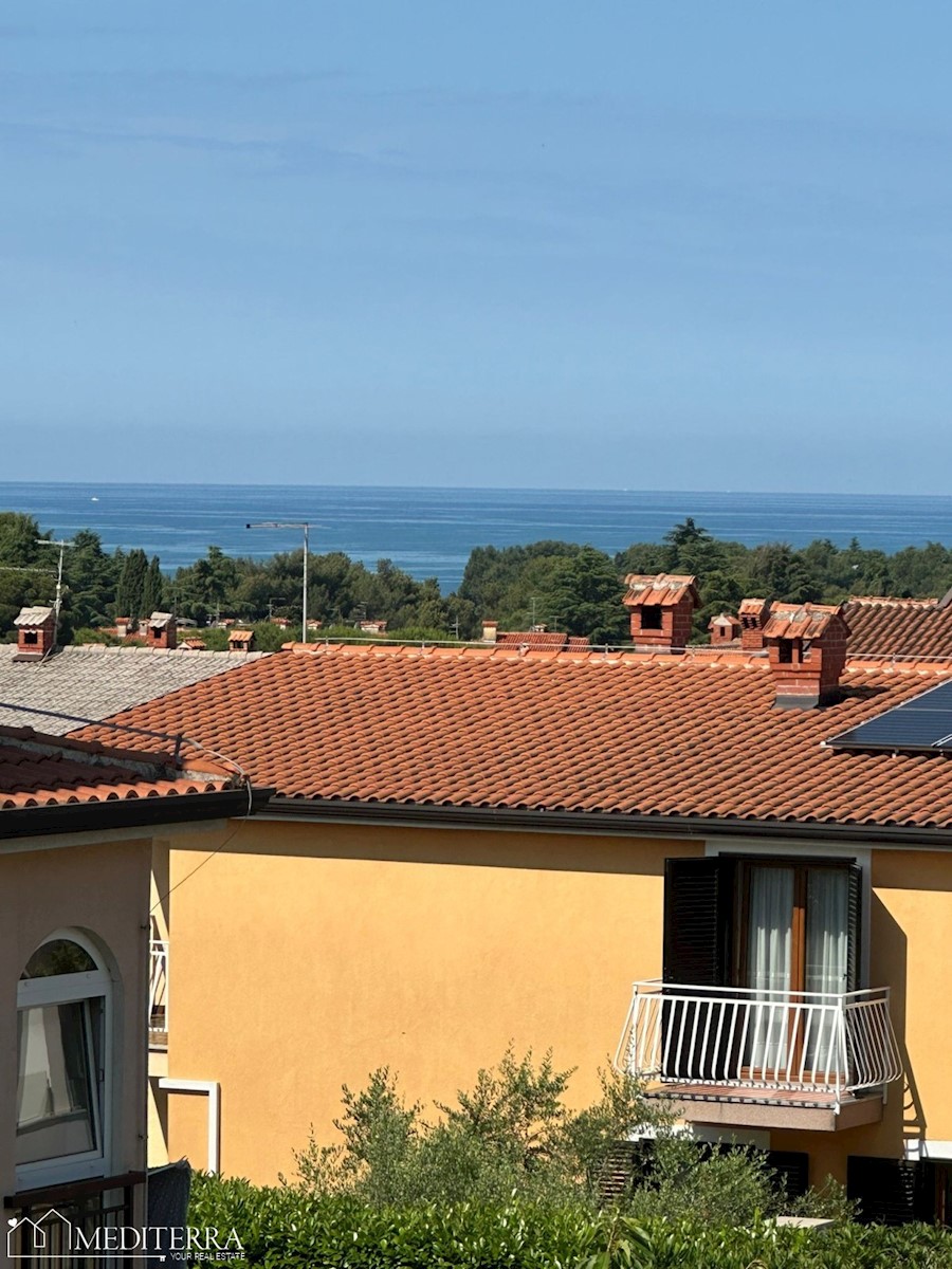 Appartamento al 2° piano con bellissima vista sul mare, Cittanova, Istria