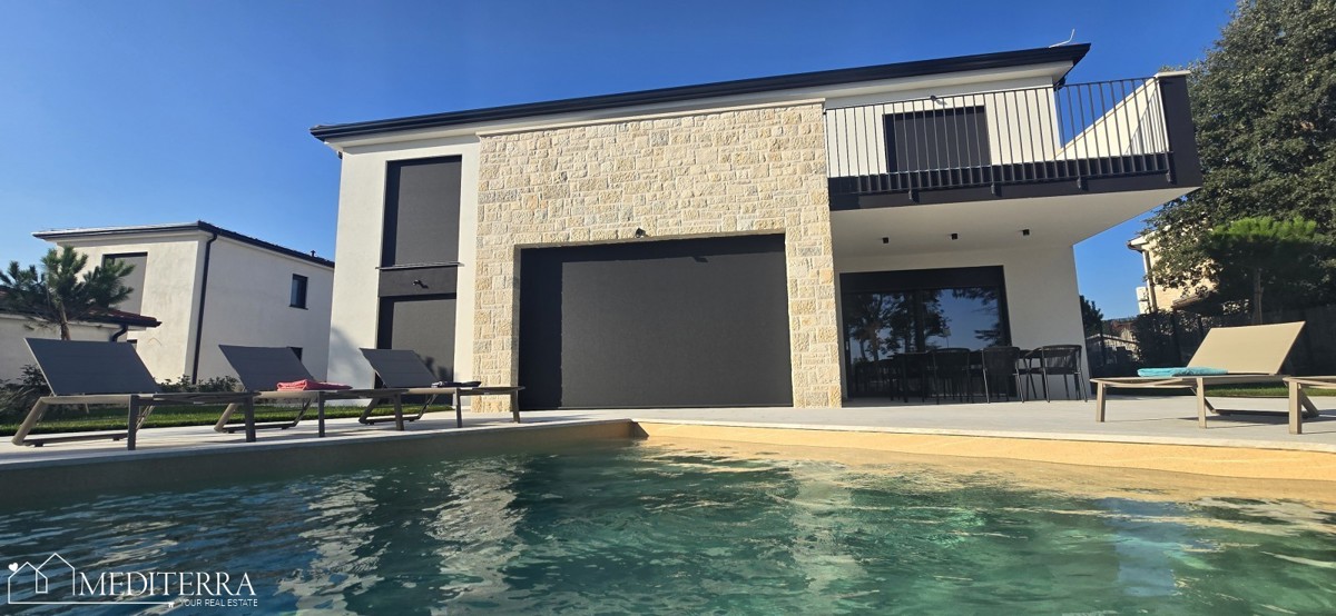 Villa di qualità costruita in una posizione tranquilla, Sveti Lovreč, Istria