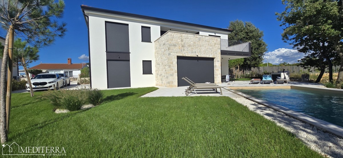 Villa di qualità costruita in una posizione tranquilla, Sveti Lovreč, Istria