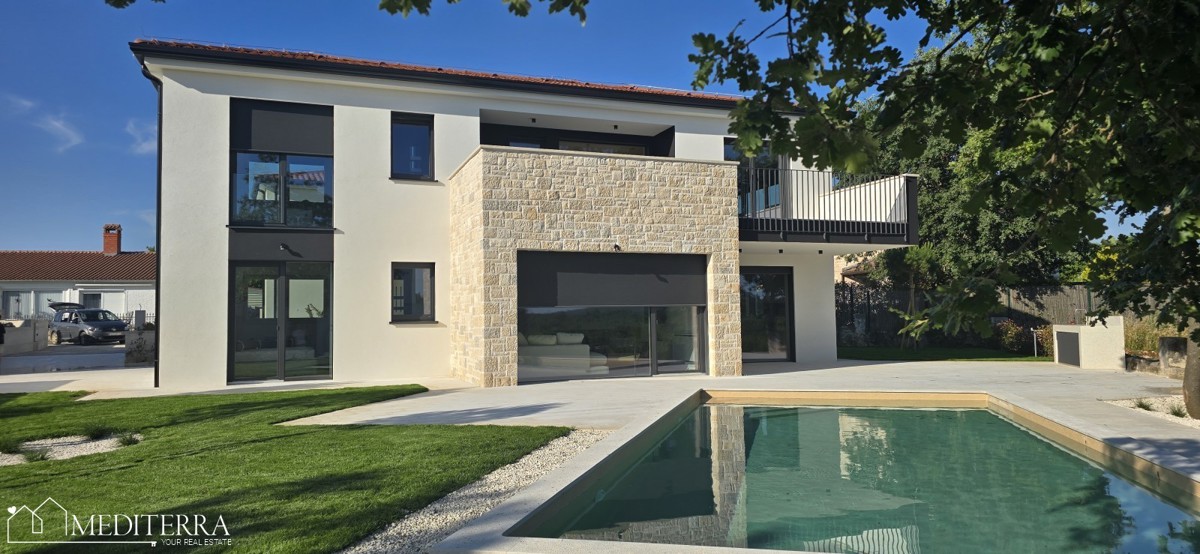 Villa di qualità costruita in una posizione tranquilla, Sveti Lovreč, Istria