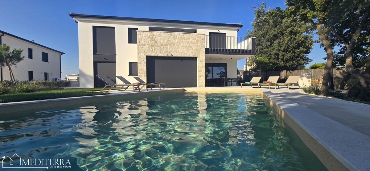 Villa di qualità costruita in una posizione tranquilla, Sveti Lovreč, Istria