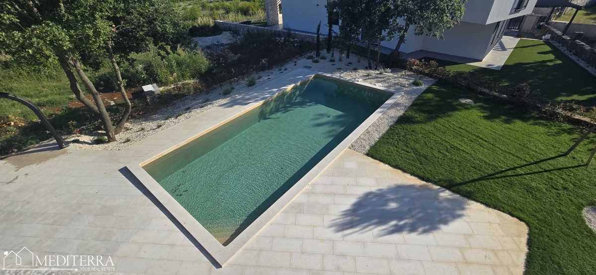 Villa di qualità costruita in una posizione tranquilla, Sveti Lovreč, Istria