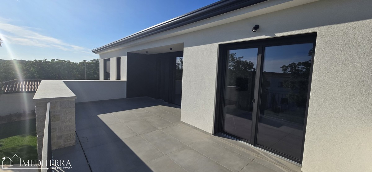 Villa di qualità costruita in una posizione tranquilla, Sveti Lovreč, Istria