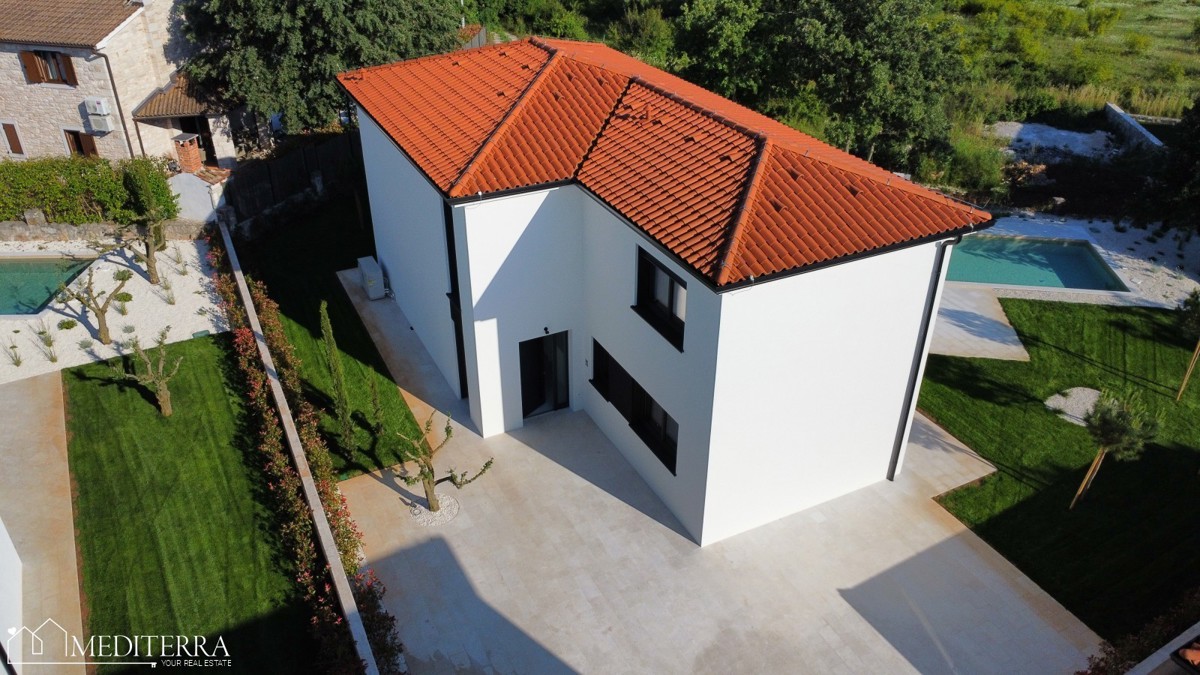 Villa di qualità costruita in una posizione tranquilla, Sveti Lovreč, Istria