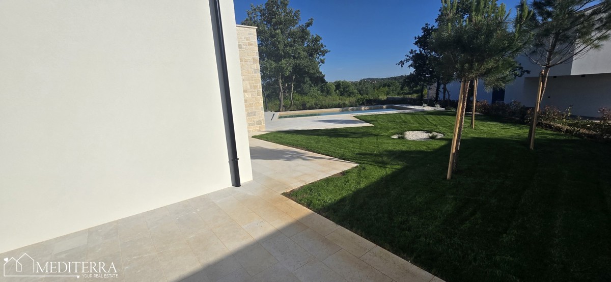 Villa di qualità costruita in una posizione tranquilla, Sveti Lovreč, Istria