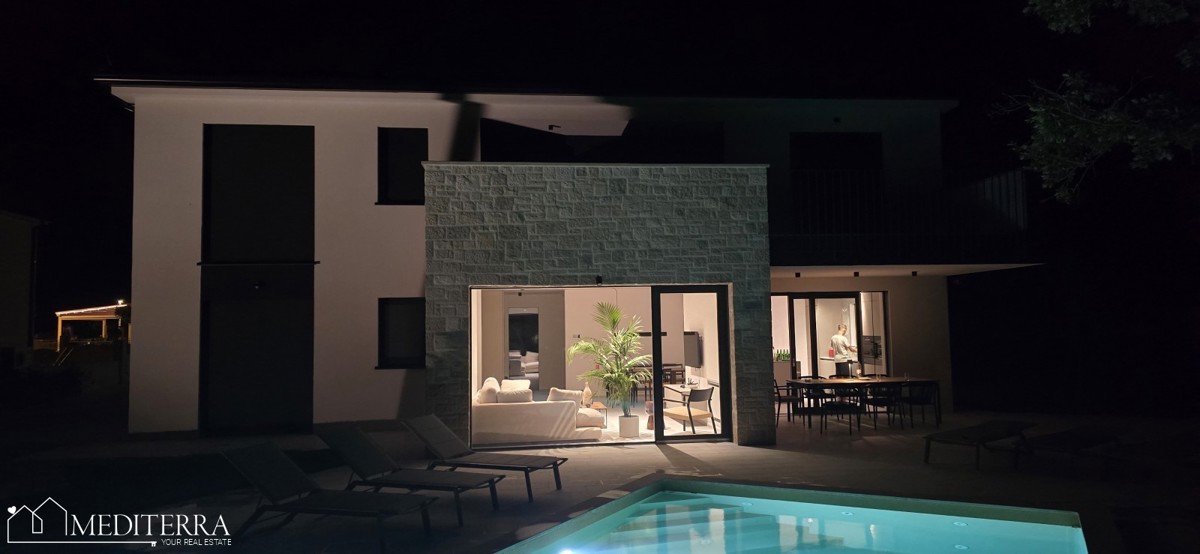 Villa di qualità costruita in una posizione tranquilla, Sveti Lovreč, Istria