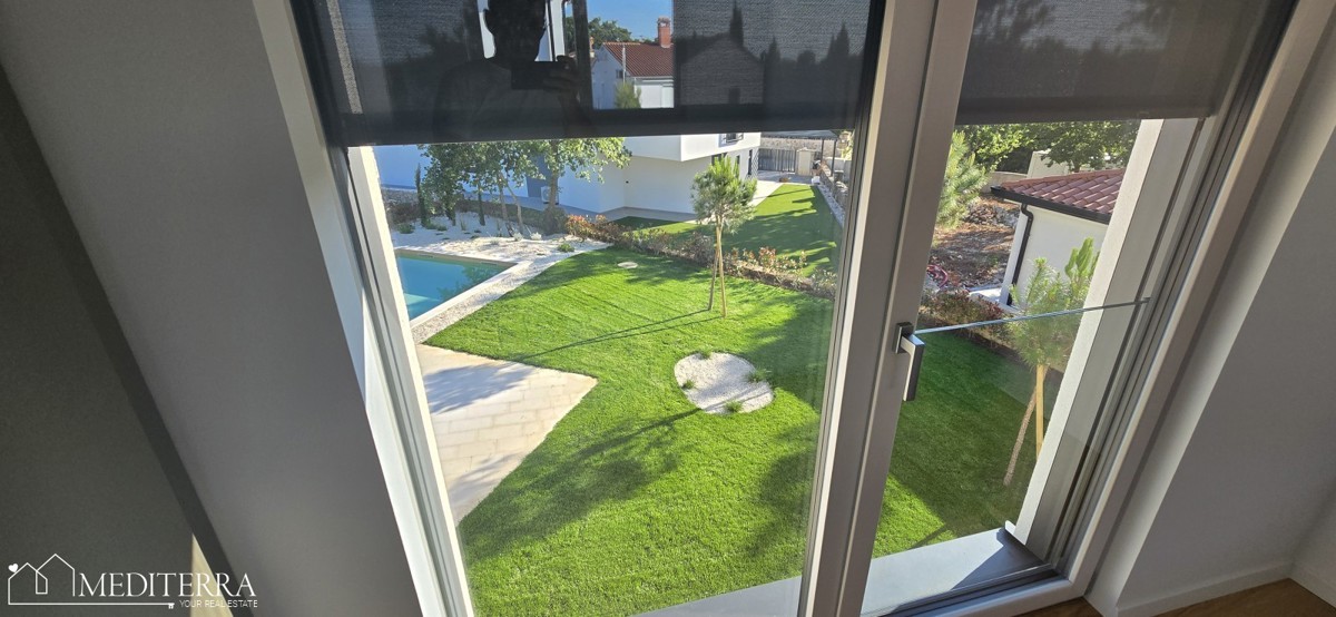 Villa di qualità costruita in una posizione tranquilla, Sveti Lovreč, Istria