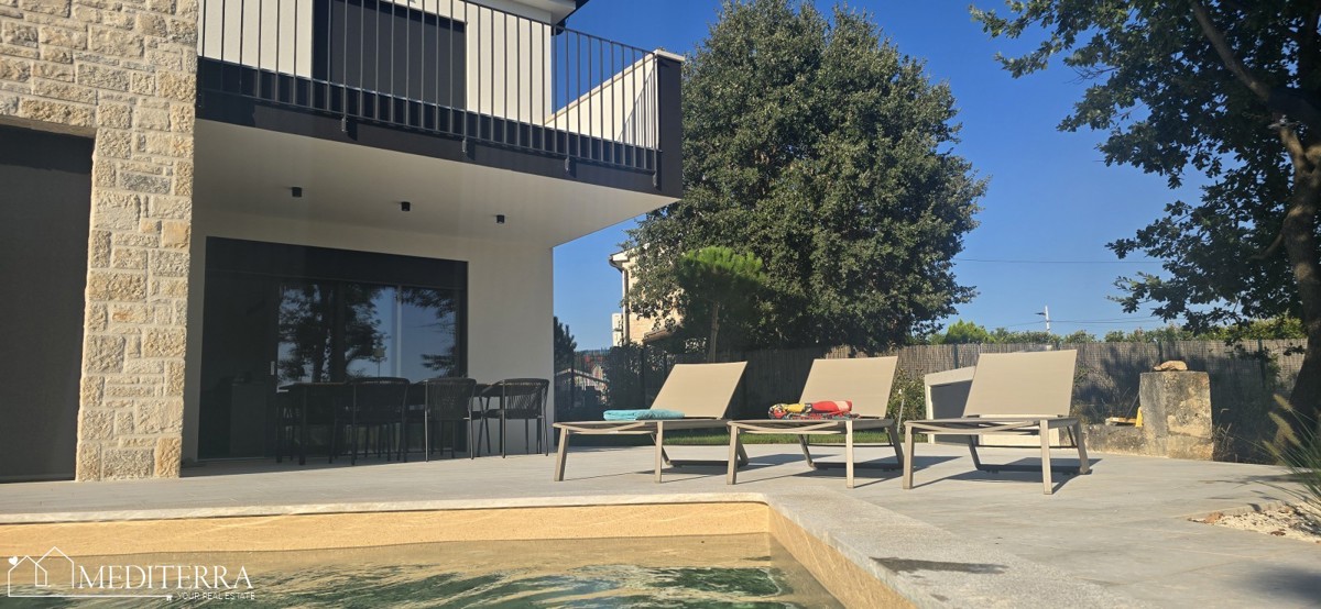 Villa di qualità costruita in una posizione tranquilla, Sveti Lovreč, Istria