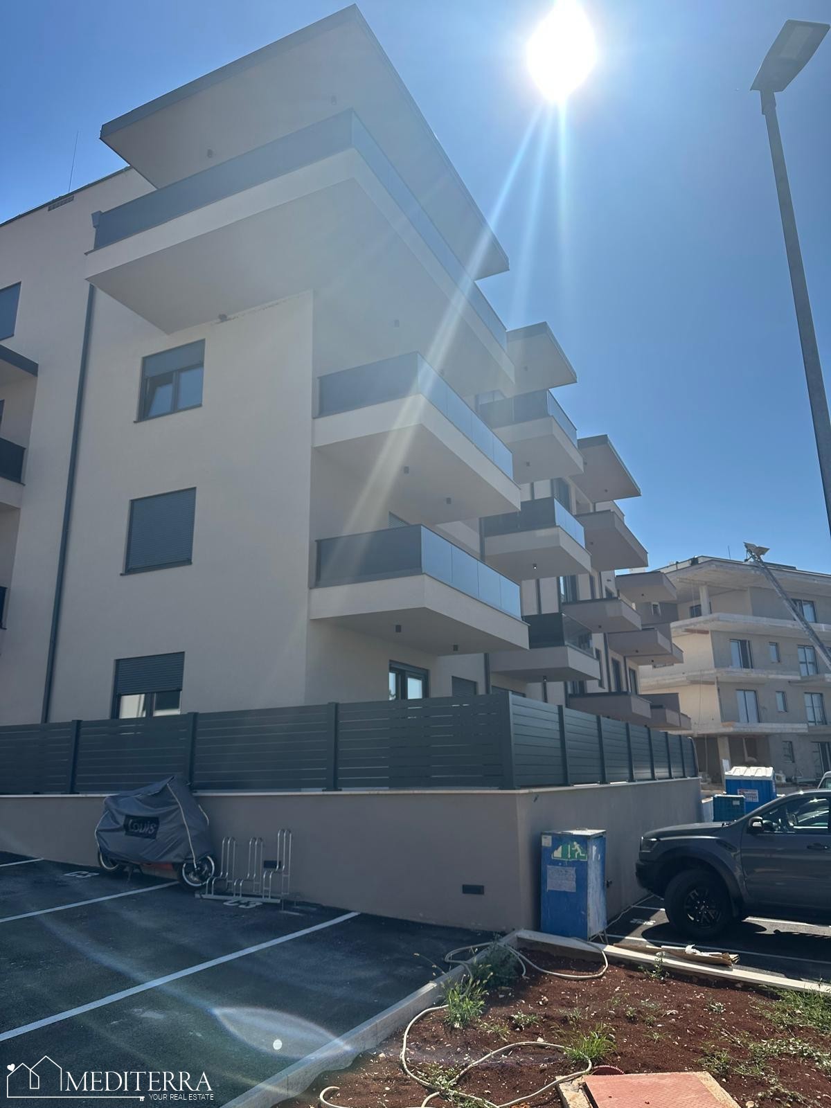 Appartamento al secondo piano di un nuovo edificio, a 800 m dal mare, Vabriga, Istria