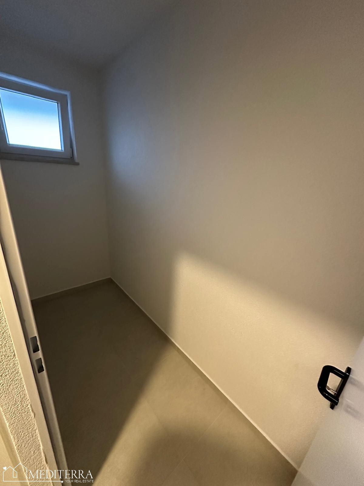 Appartamento al secondo piano di un nuovo edificio, a 500 m dal mare, Vabriga, Istria