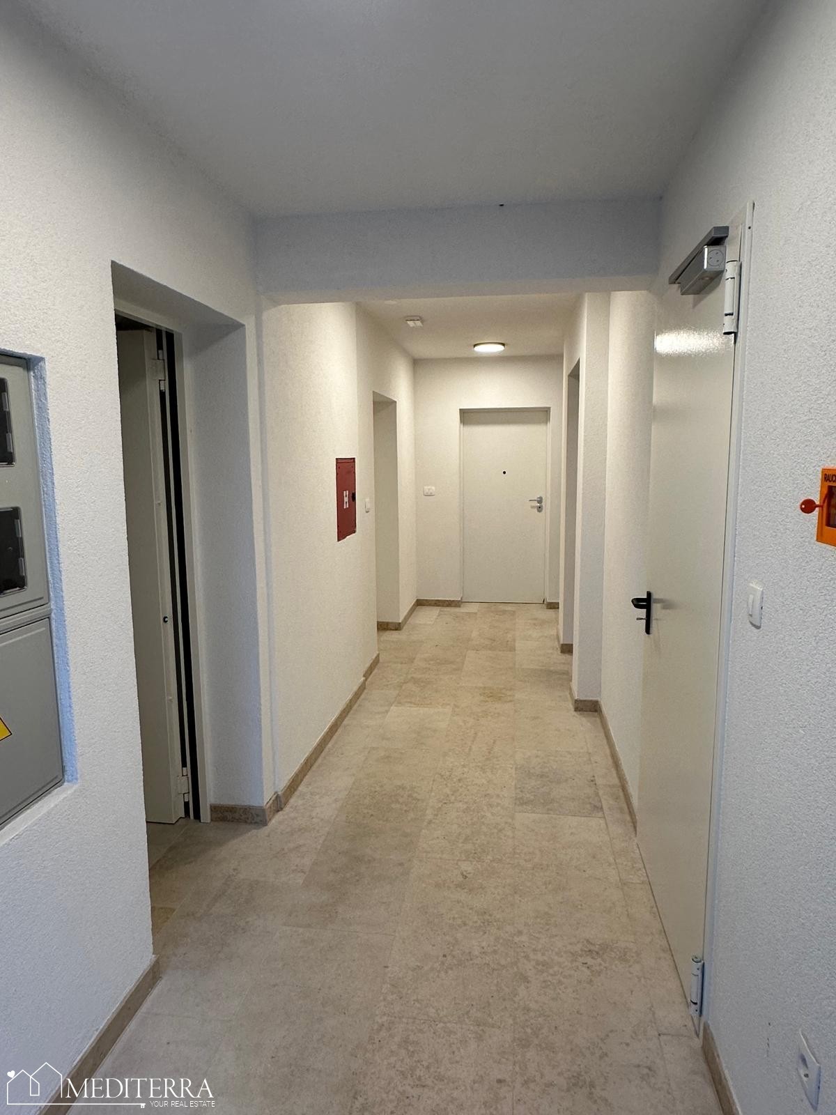 Appartamento al secondo piano di un nuovo edificio, a 500 m dal mare, Vabriga, Istria