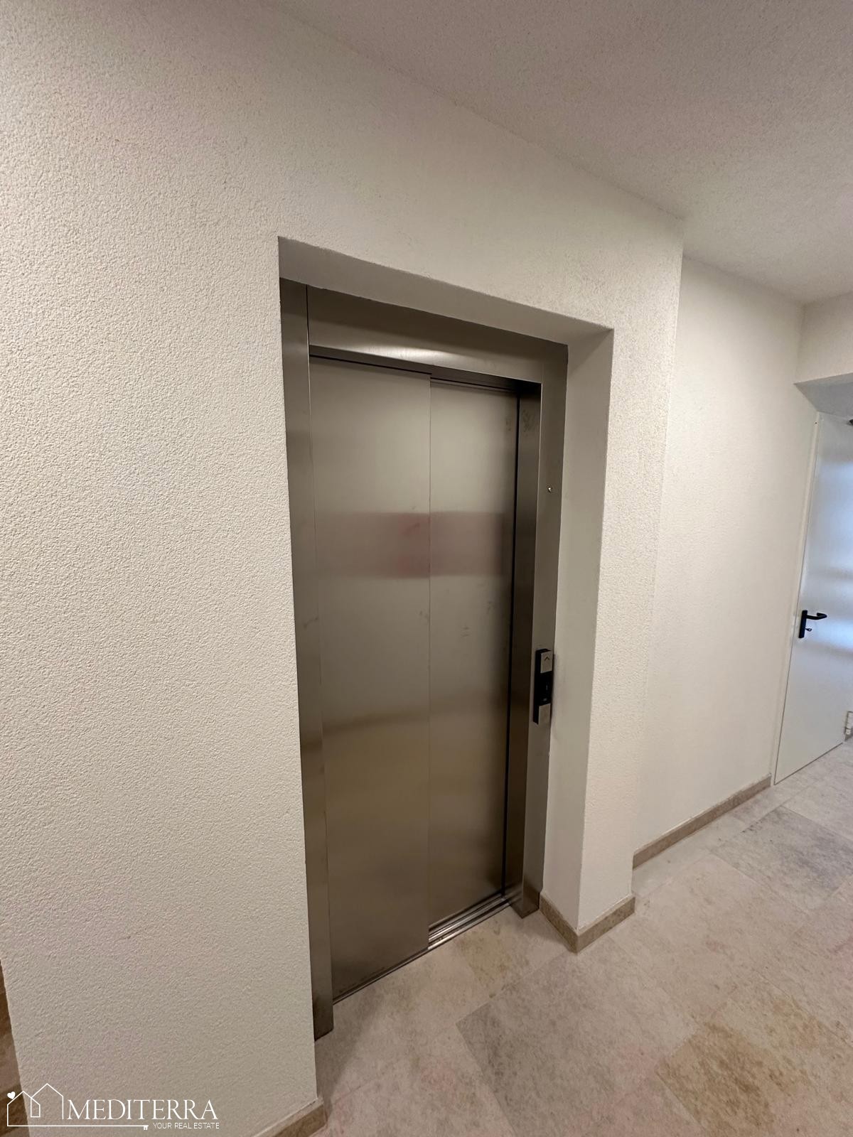 Appartamento al secondo piano di un nuovo edificio, a 500 m dal mare, Vabriga, Istria