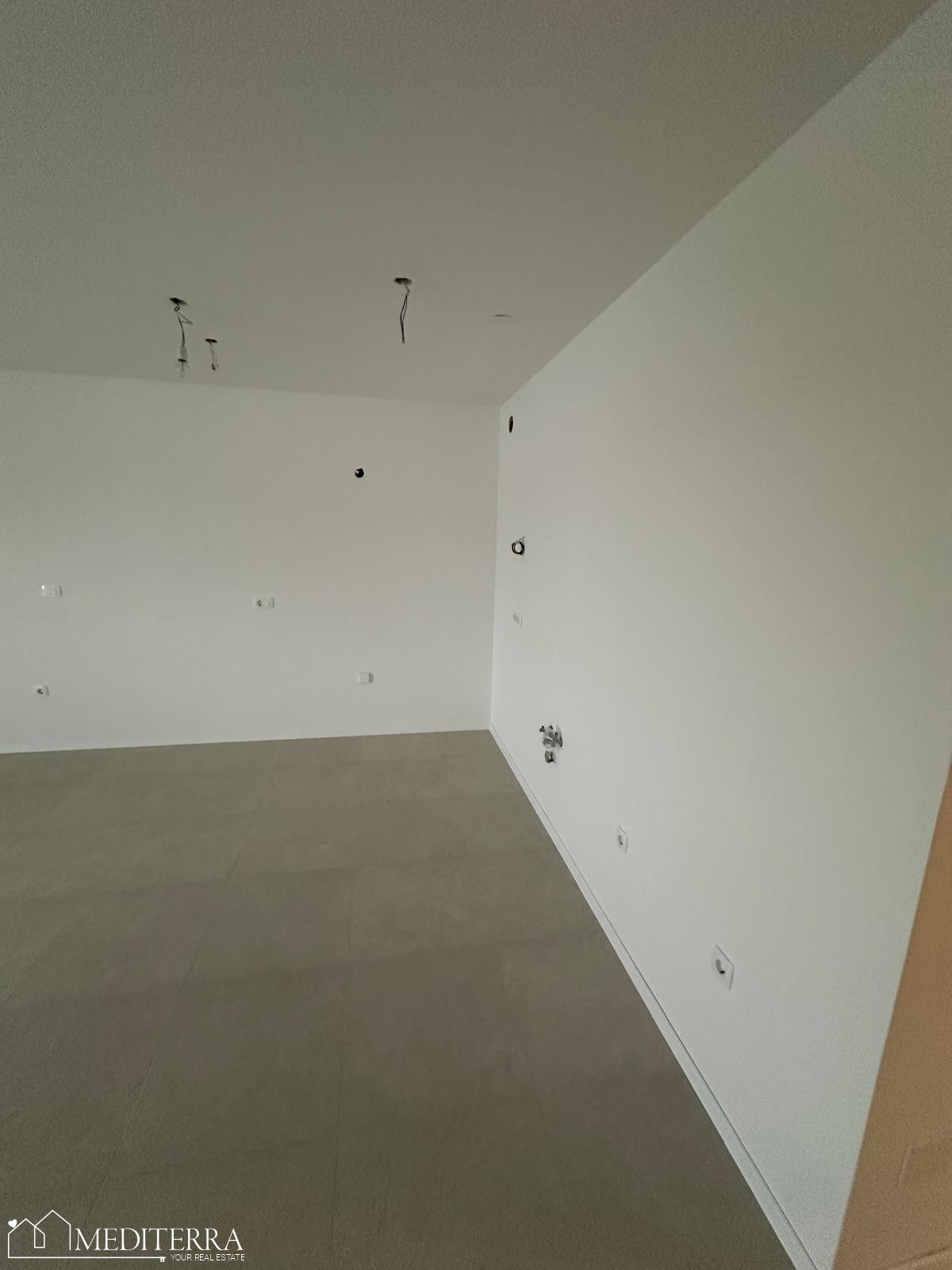 Appartamento al secondo piano di un nuovo edificio, a 500 m dal mare, Vabriga, Istria