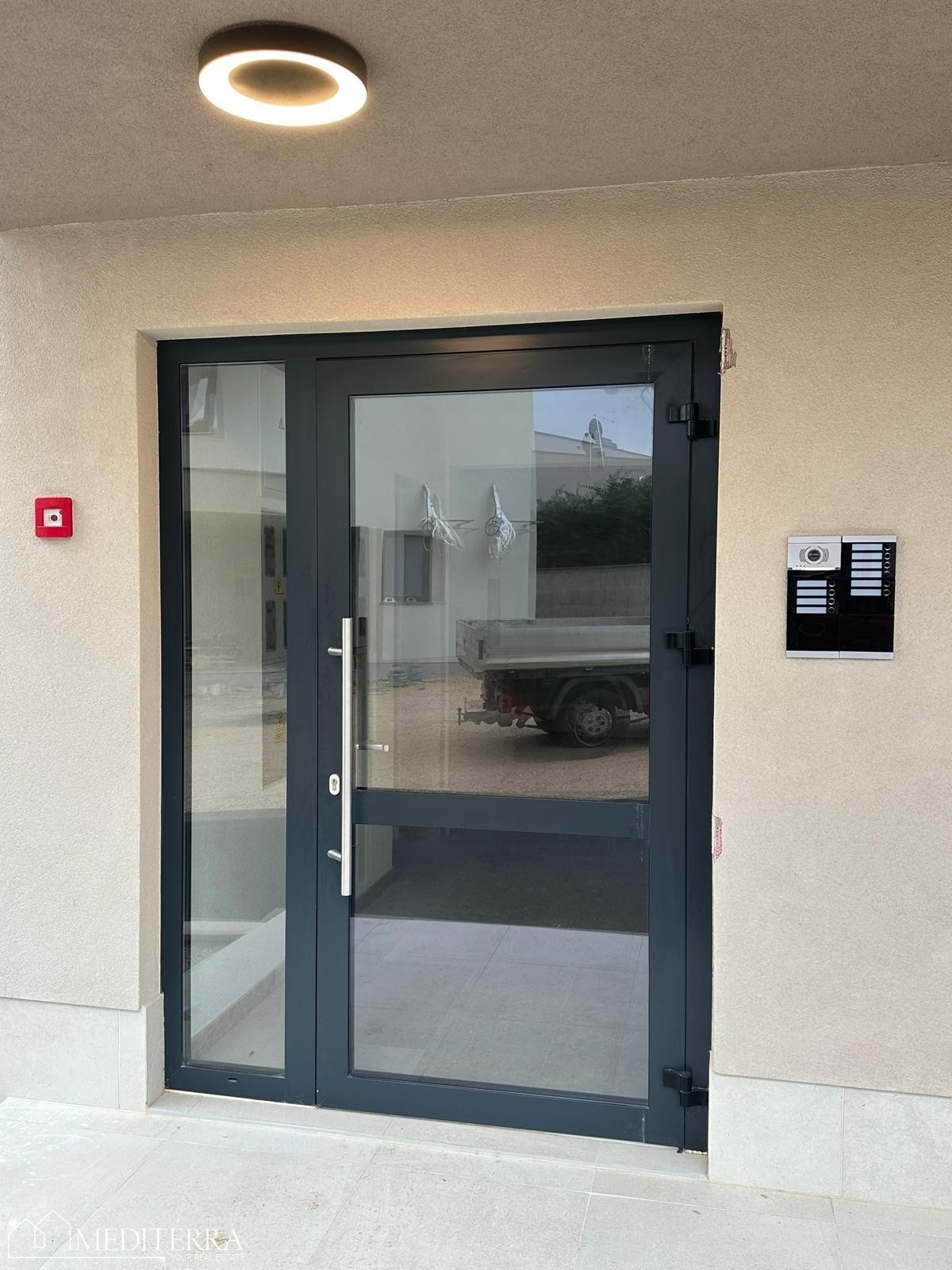 Appartamento al secondo piano di un nuovo edificio, a 500 m dal mare, Vabriga, Istria