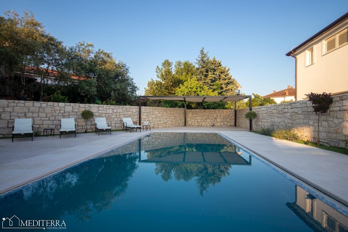 Villa duplex con piscina a sfioro, a 7 km da Novigrad, Istria