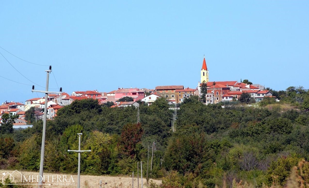 Terreno edificabile in una posizione tranquilla, Cittanova, Istria