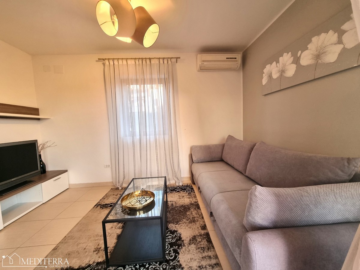 Appartamento al piano terra in ottima posizione, Novigrad, Istria