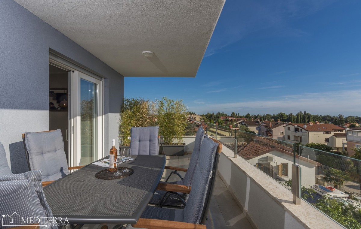 Splendido attico in ottima posizione, Novigrad, Istria