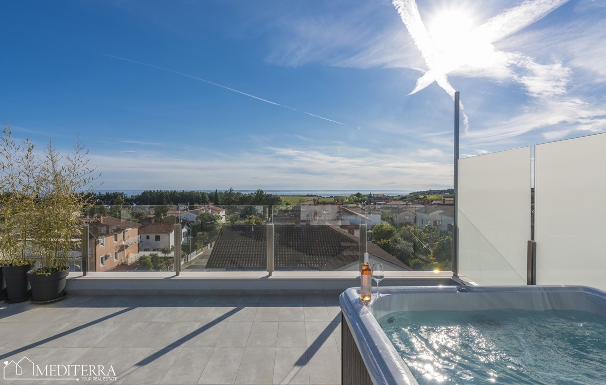 Splendido attico in ottima posizione, Novigrad, Istria