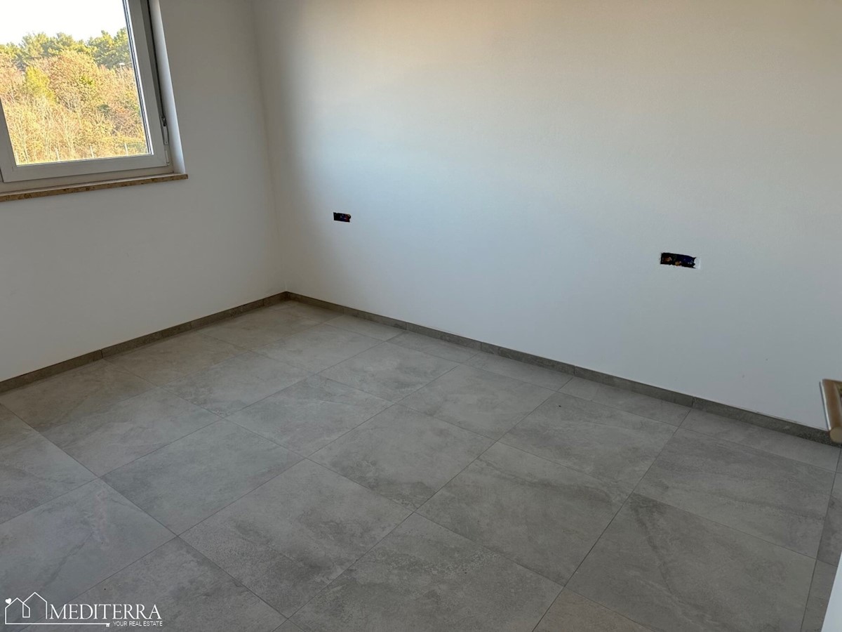 Appartamento al 2° piano con vista mare, Cittanova, Istria