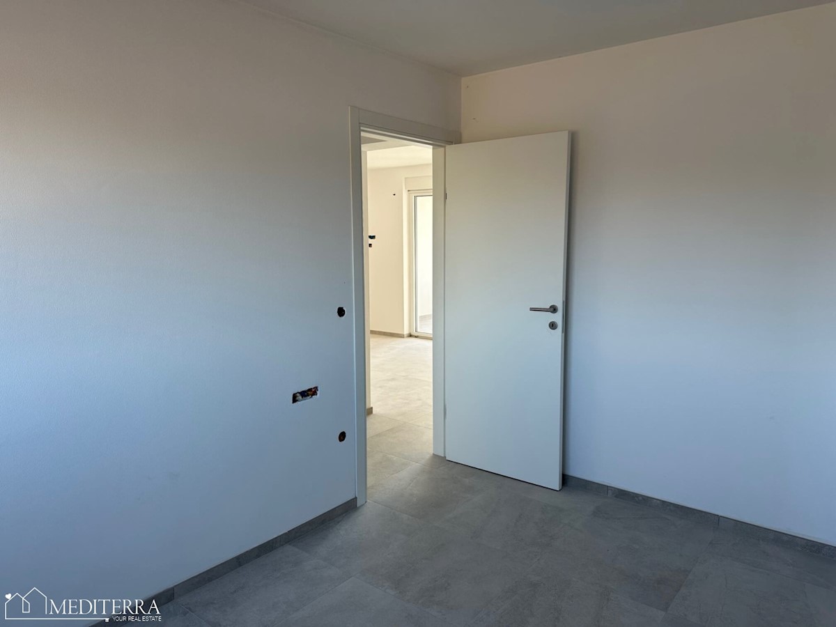 Appartamento al 2° piano con vista mare, Cittanova, Istria