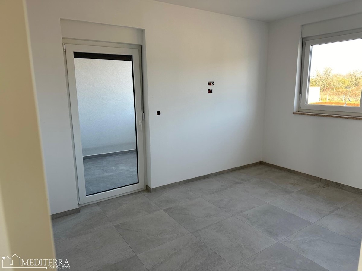 Appartamento al 2° piano con vista mare, Cittanova, Istria