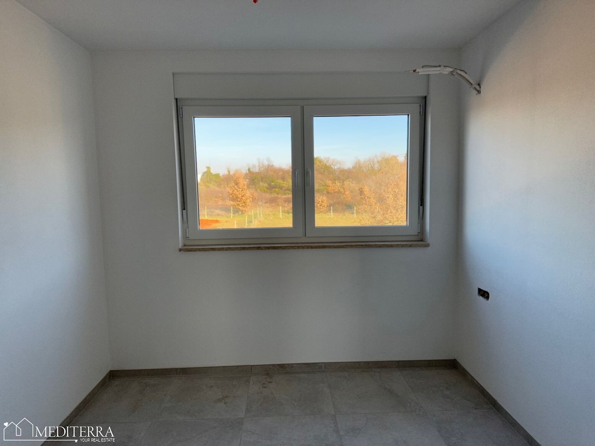 Appartamento al 2° piano con vista mare, Cittanova, Istria