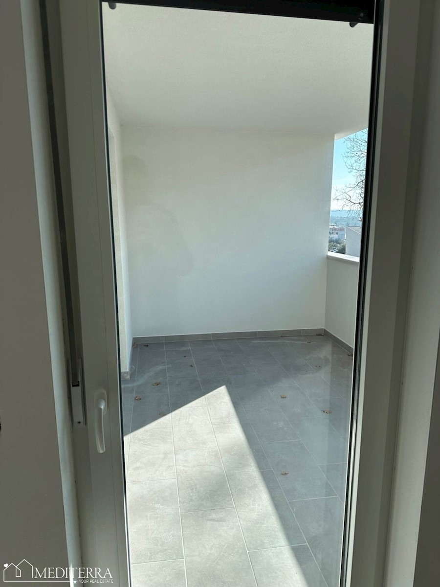 Appartamento al 2° piano con vista mare, Cittanova, Istria