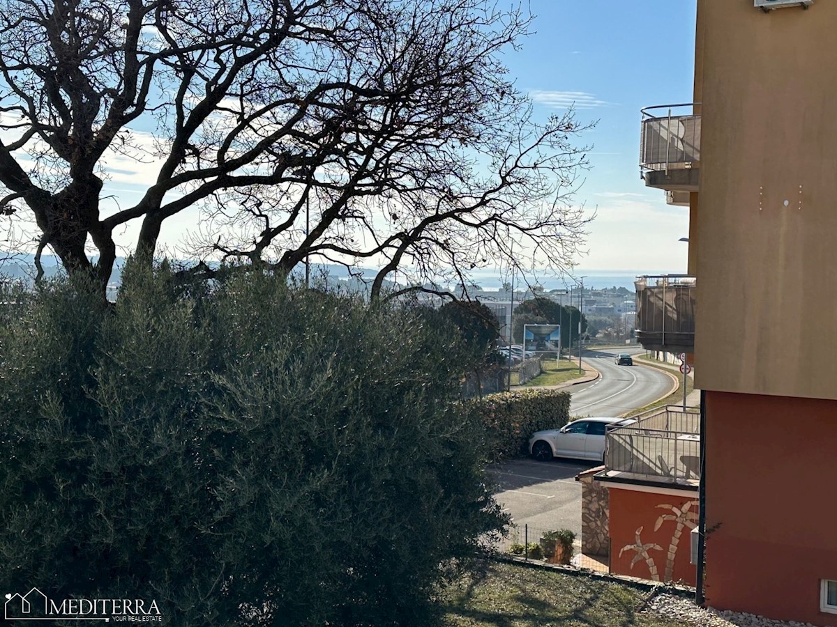 Appartamento al 2° piano con vista mare, Cittanova, Istria