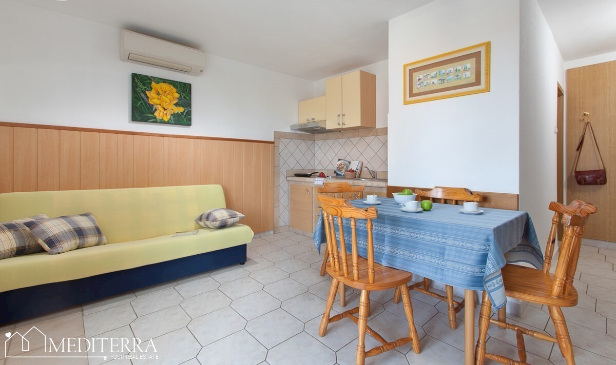 Casa a 50 metri dal mare in un'ottima posizione, Cittanova, Istria
