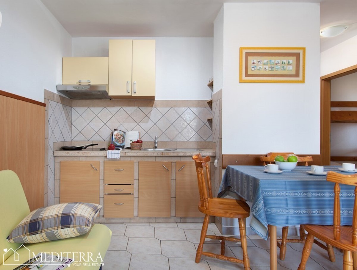 Casa a 50 metri dal mare in un'ottima posizione, Cittanova, Istria