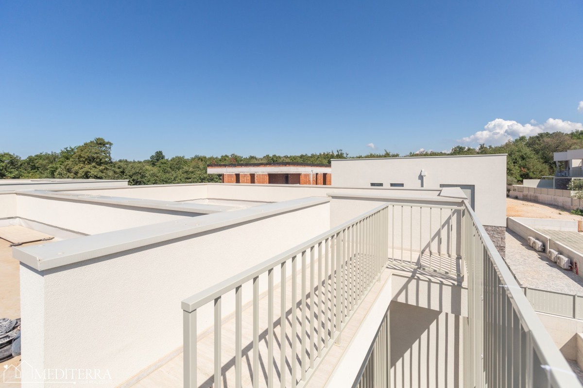 Appartamento al primo piano con vista mare vicino a Cittanova, Istria