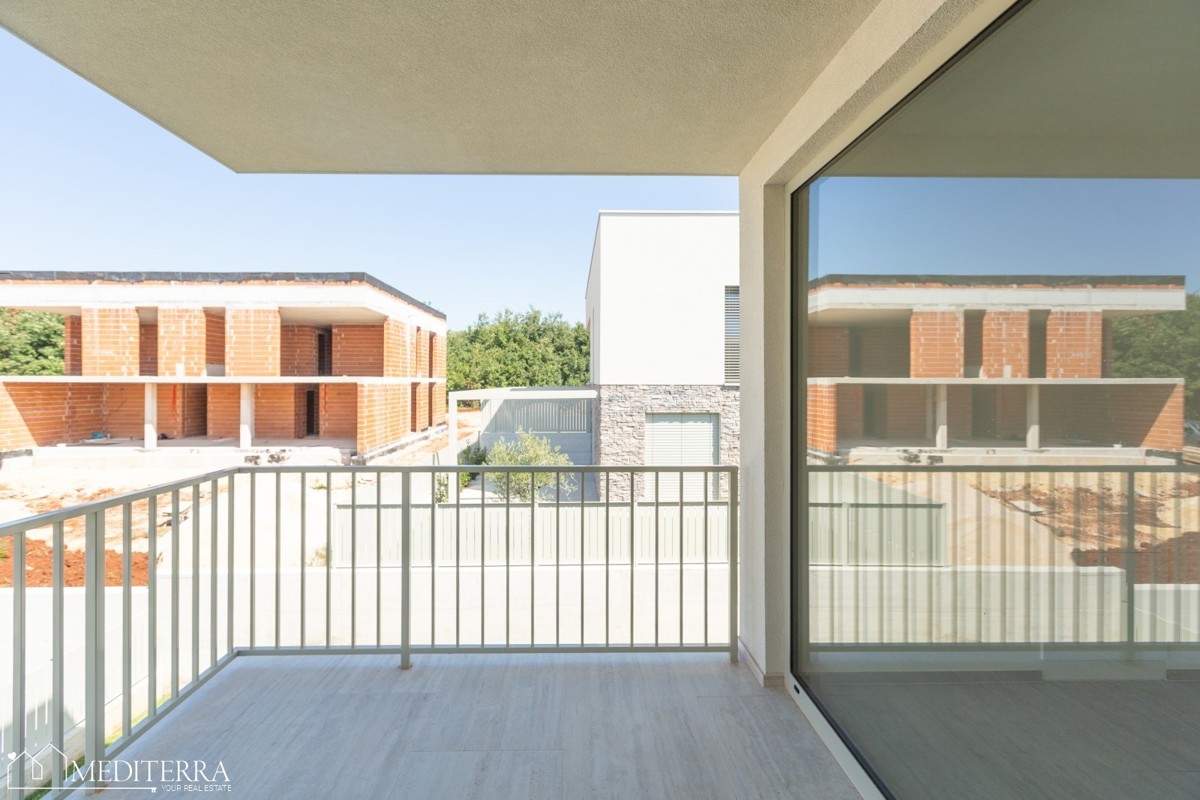 Appartamento al primo piano con vista mare vicino a Cittanova, Istria