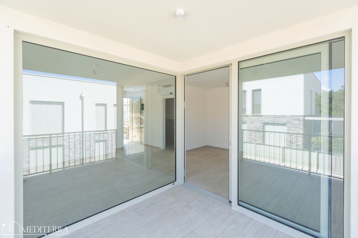 Appartamento al primo piano con vista mare vicino a Cittanova, Istria