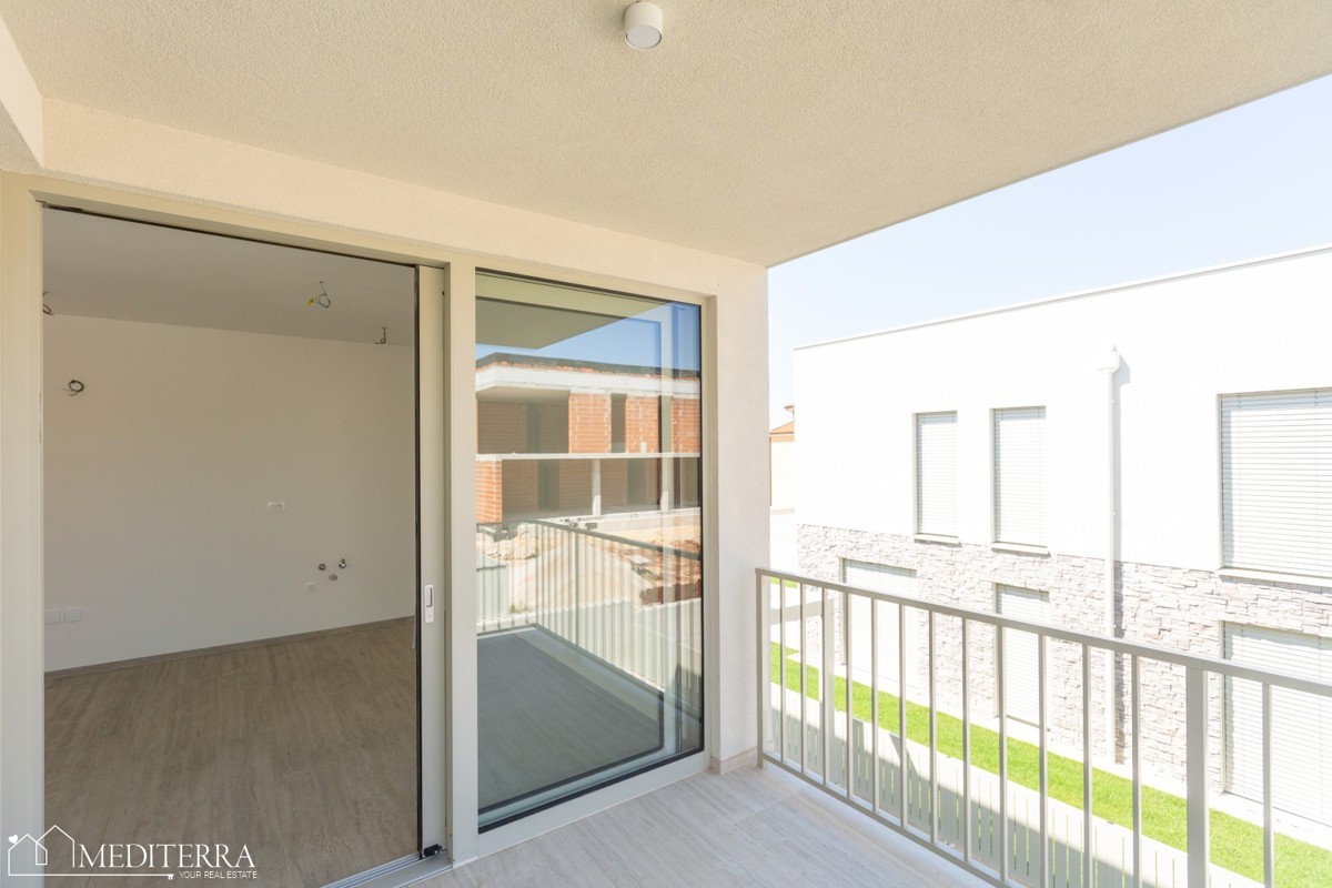 Appartamento al primo piano con vista mare vicino a Cittanova, Istria