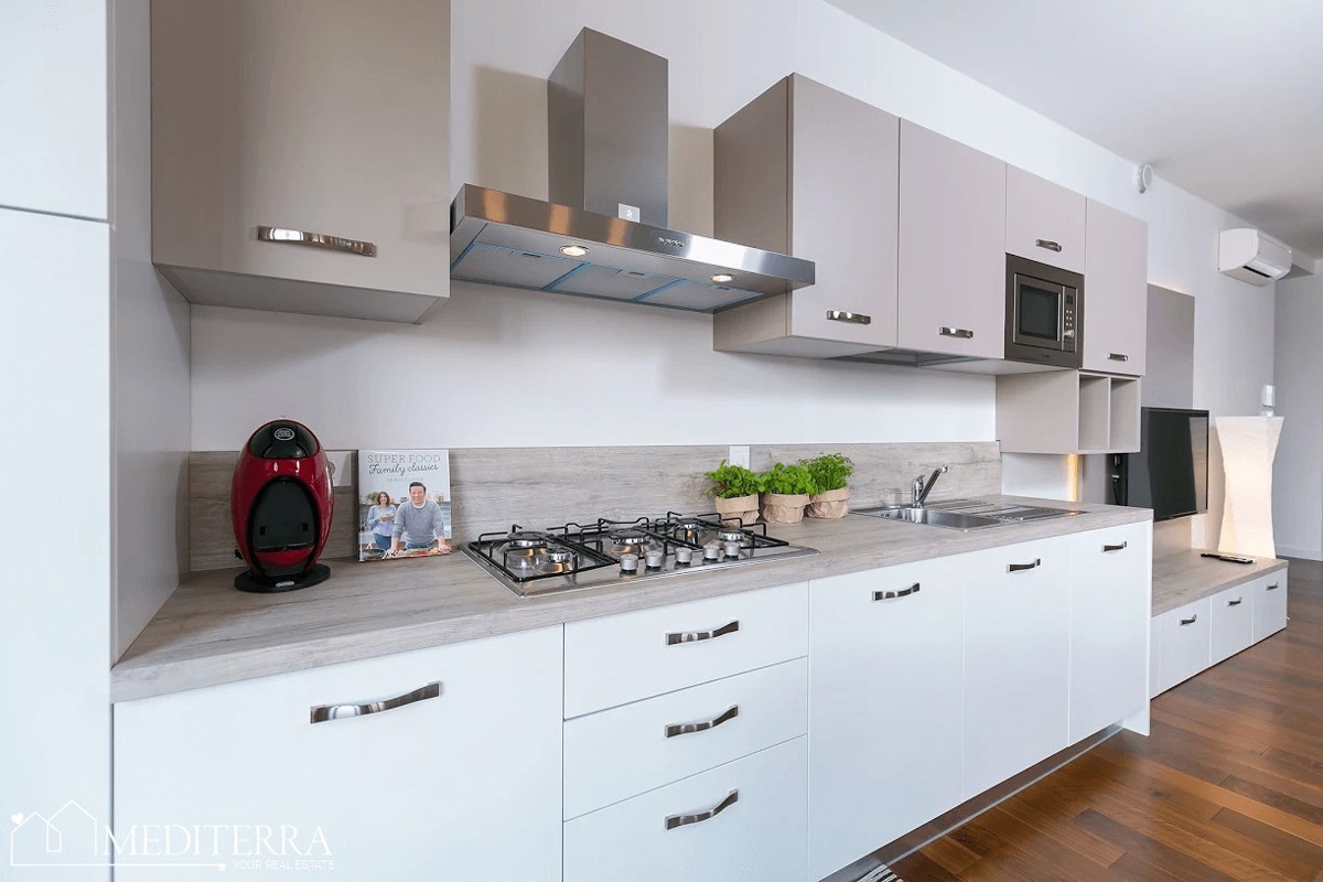 Appartamento con tre camere da letto con vista mare, Parenzo, Istria