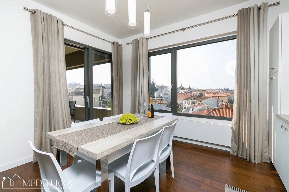 Appartamento con tre camere da letto con vista mare, Parenzo, Istria