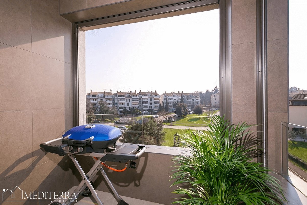 Appartamento con tre camere da letto con vista mare, Parenzo, Istria