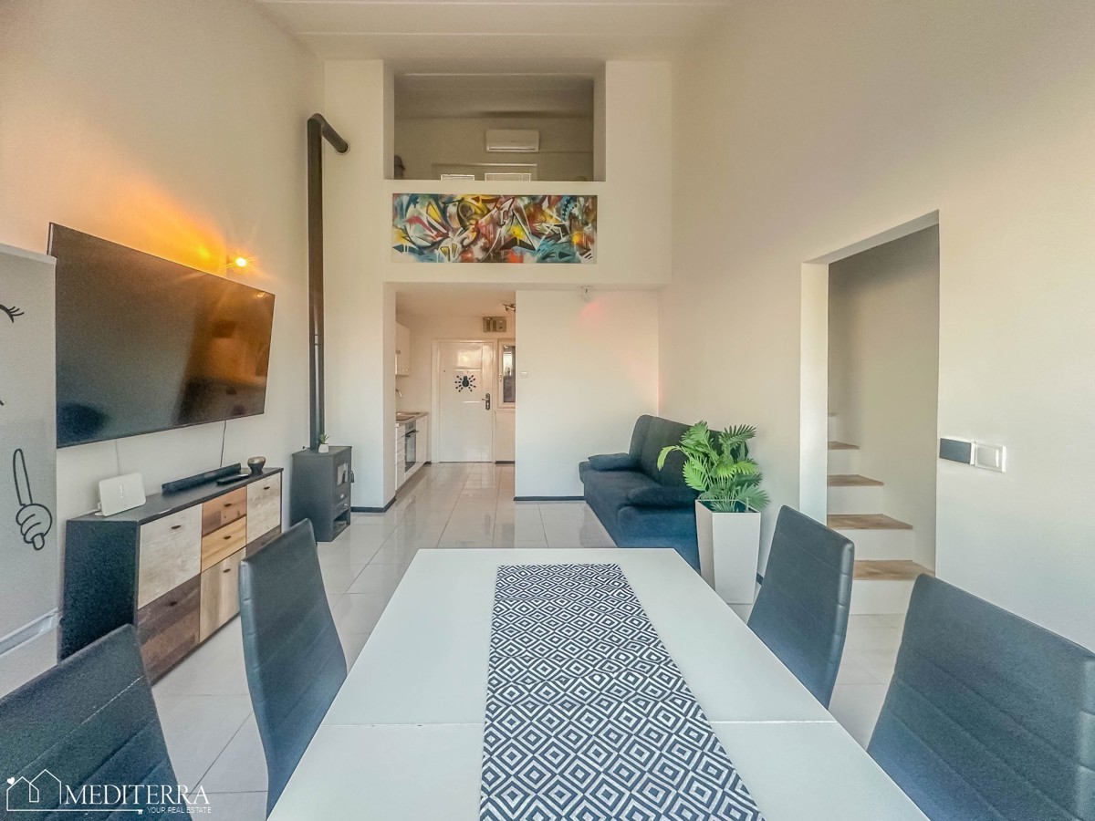 Appartamento ristrutturato con vista mare e due camere da letto, Cittanova, Istria