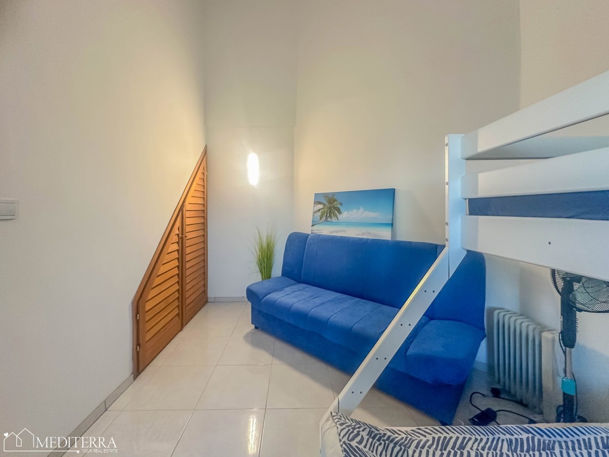 Appartamento ristrutturato con vista mare e due camere da letto, Cittanova, Istria