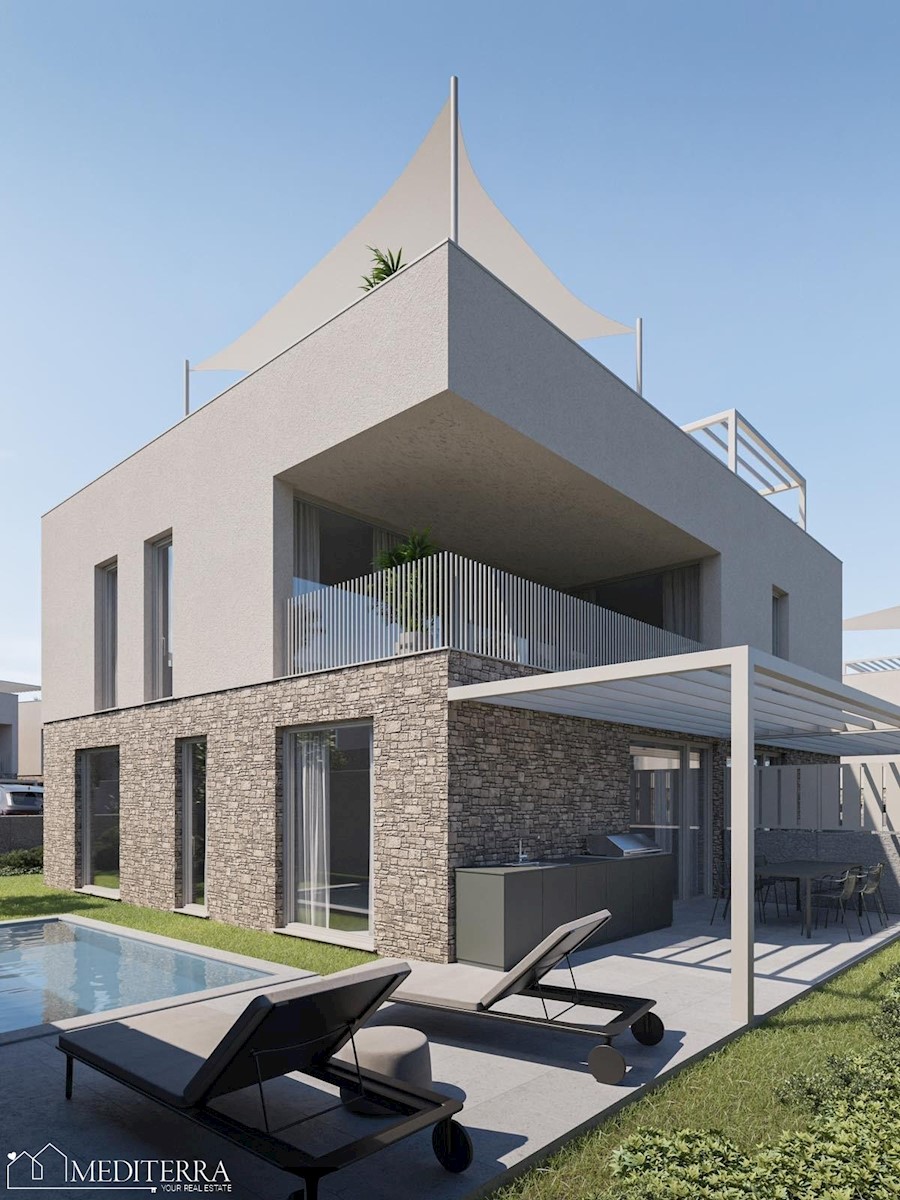 Appartamento di 108m2 con una bellissima vista sul mare vicino a Cittanova, in Istria