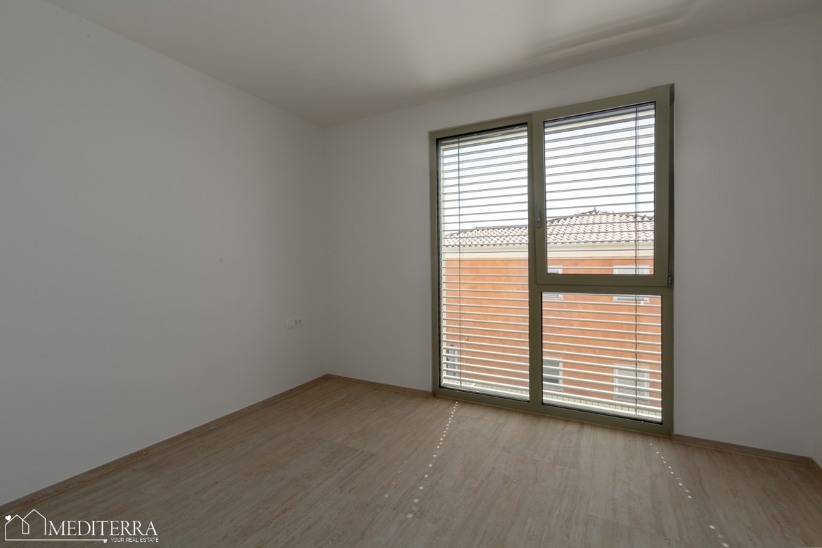 Appartamento al primo piano con terrazza sul tetto, Cittanova, Istria