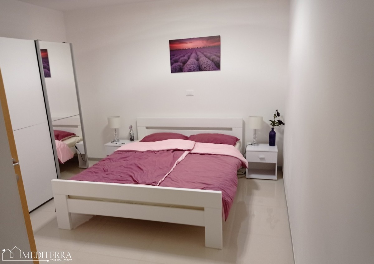 Appartamento al secondo piano con due camere da letto, Cittanova, Istria